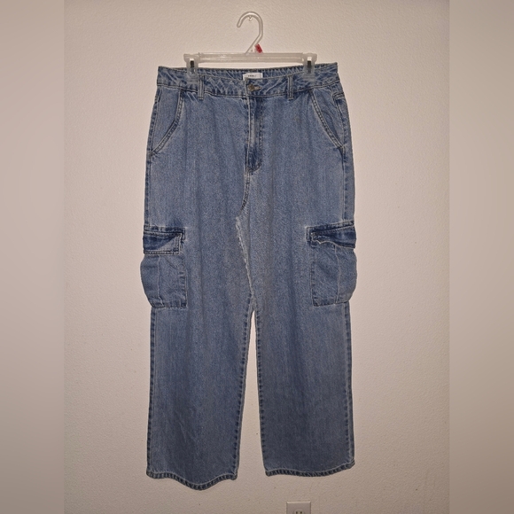 Forever 21 Blue Straight Leg Jeans - Picture 1 of 9